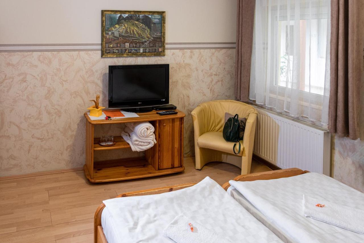 Hotel Zeta Lenti Ngoại thất bức ảnh